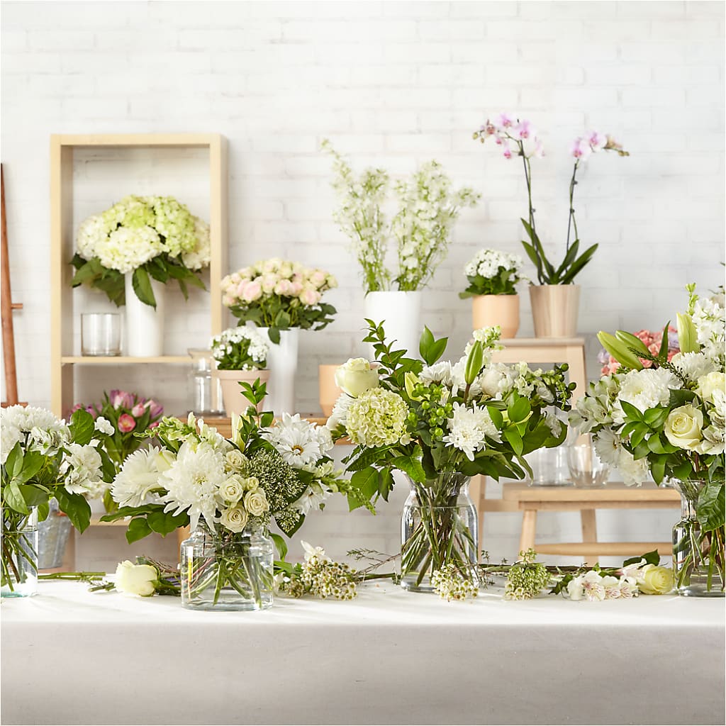 Classic Ivory – A Florist Original – BLUEMOON FLORAL & GIFT, Denver CO